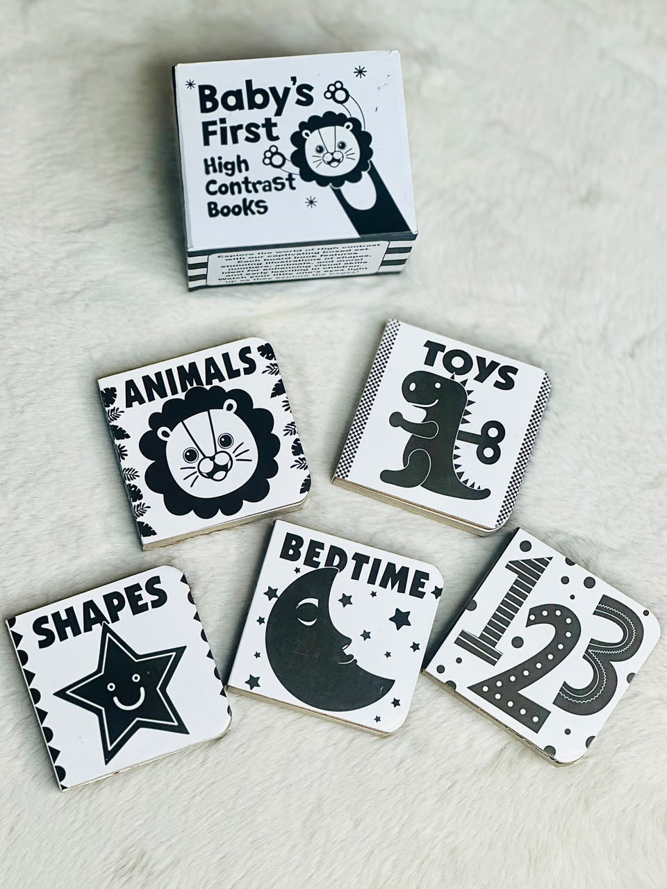👶 Baby’s First High Contrast Books